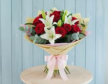 Букет цветов из:  Лилии и Розы в Левой Россоши