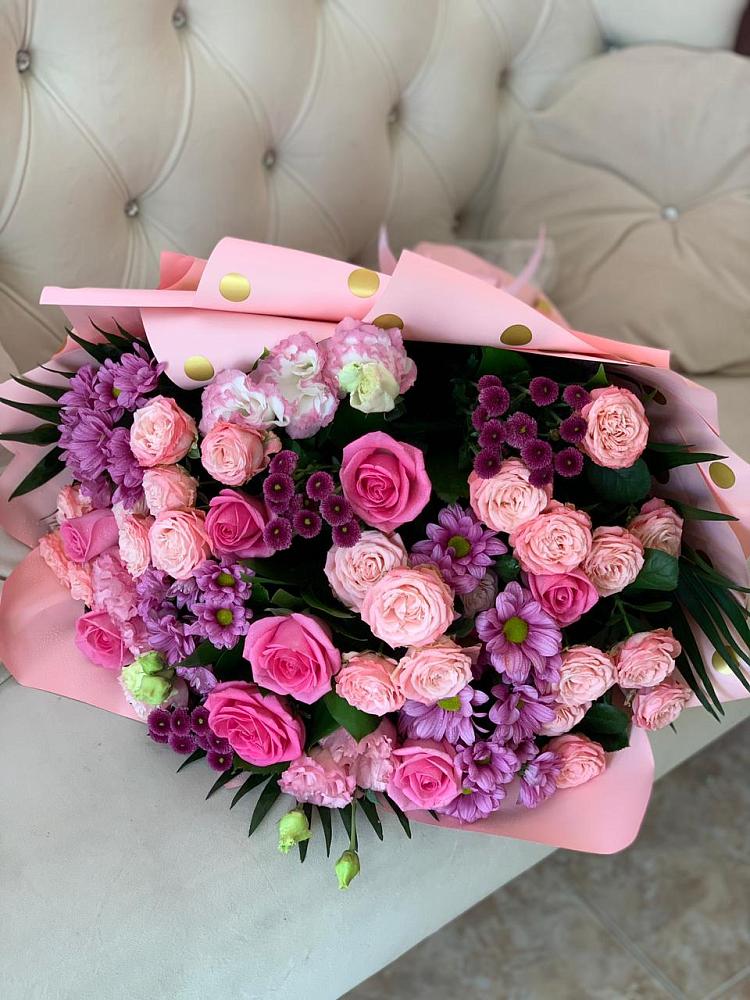 Букет цветов из: Хризантемы, Розы и Лизиантусы в Левой Россоши