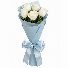 Букет 5 Белых роз Проуд в Левой Россоши
