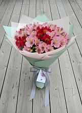 Букет цветов из:  Альстромерии #REPLACE_PRED# Левой Россоши