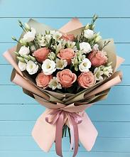 Букет цветов из:  Розы, Альстромерии и Лизиантусы в Левой Россоши