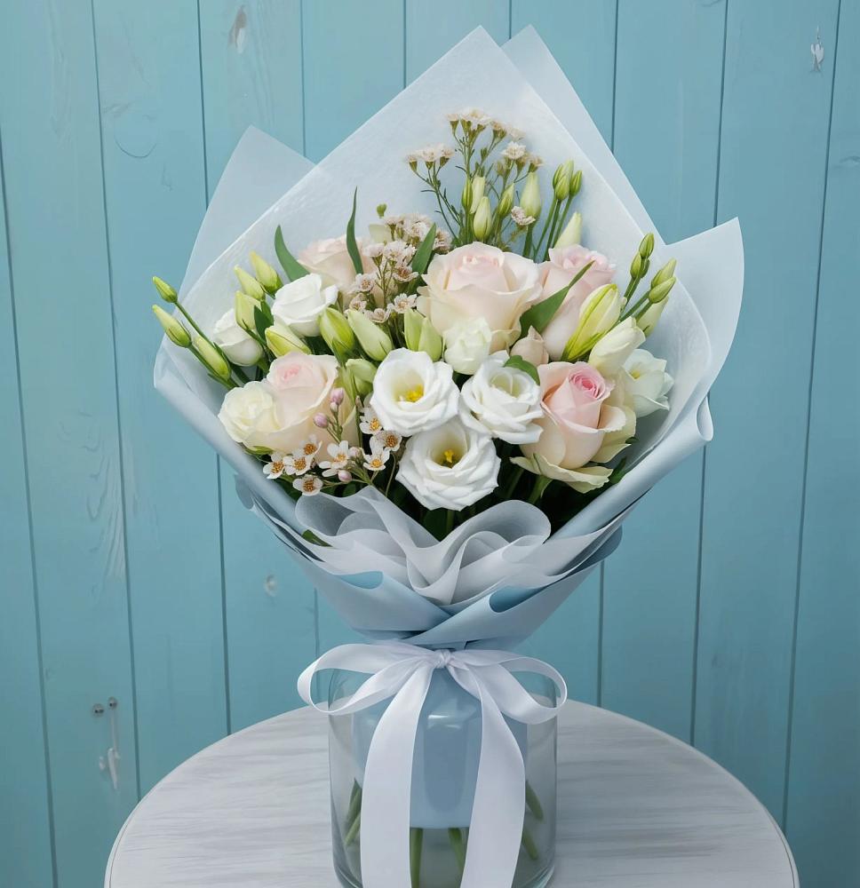 Букет цветов из: Розы и Лизиантусы в Левой Россоши