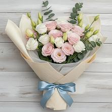 Букет цветов из:  Лизиантусы в Левой Россоши