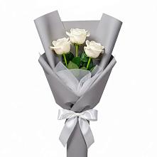 Букет 3 белые розы в Левой Россоши