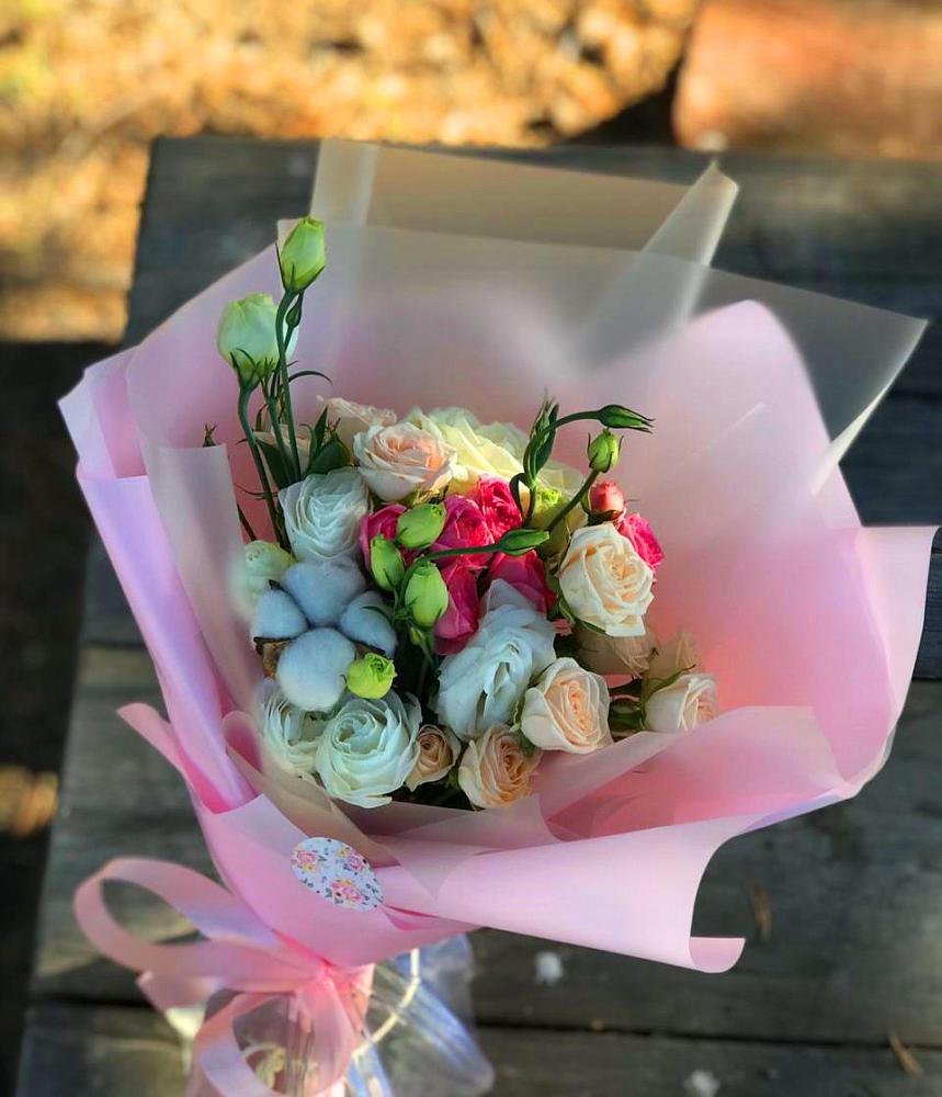 Букет цветов из: Розы и Лизиантусы в Левой Россоши