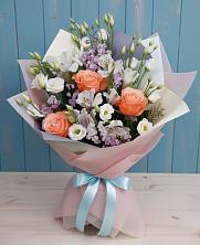 Букет цветов из:  Лизиантусы, Розы, Альстромерии и Гипсофила в Левой Россоши