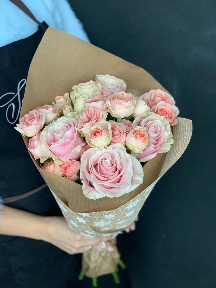 Букет цветов из: Хризантемы и Розы в Левой Россоши