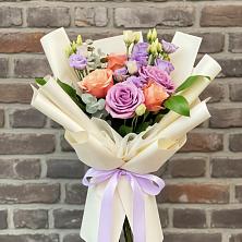 Букет цветов из:  Лизиантусы и Розы в Левой Россоши