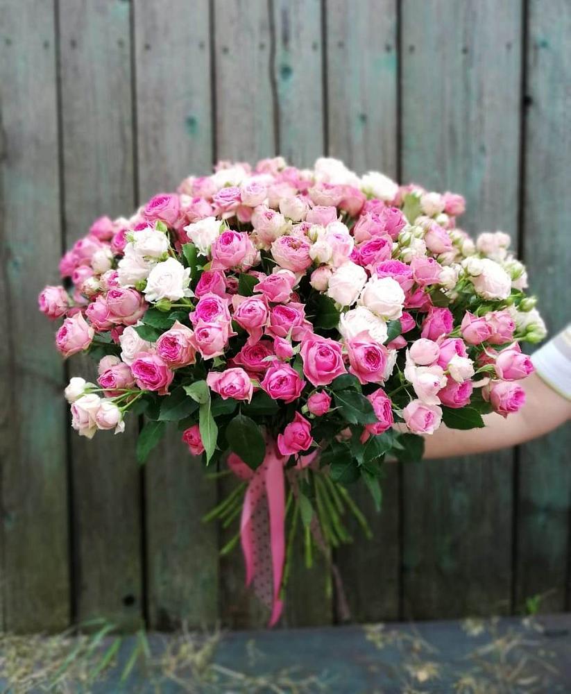 Букет Розовые кустовые розы Натали и Лав Лидия в Левой Россоши