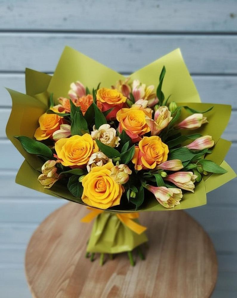 Букет цветов из: Альстромерии и Розы в Левой Россоши