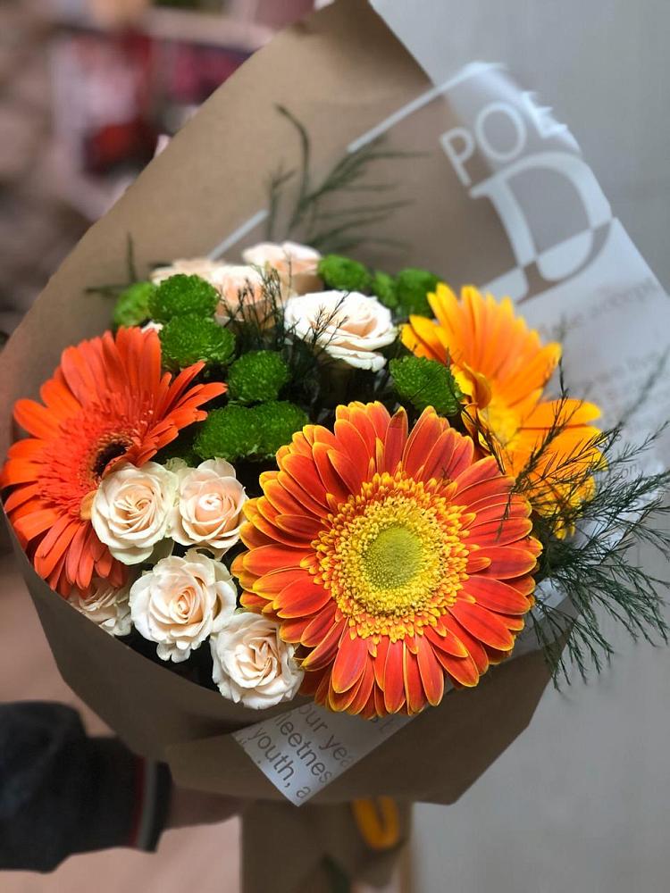 Букет цветов из: Герберы, Хризантемы и Розы в Левой Россоши