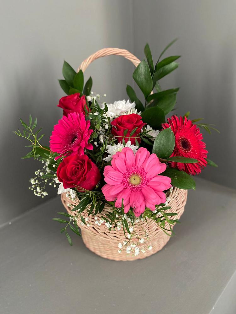 Цветочная композиция из Розы, Хризантемы и Герберы в корзине в Левой Россоши