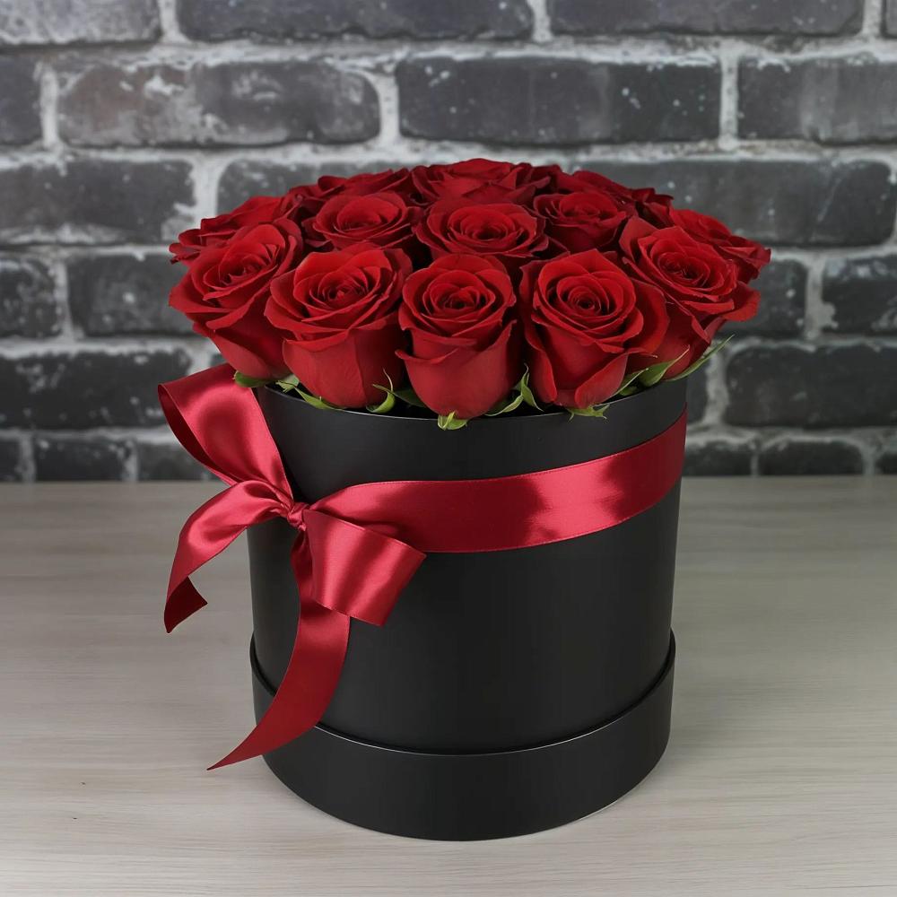 Цветочная композиция из Розы в шляпной коробке в Левой Россоши