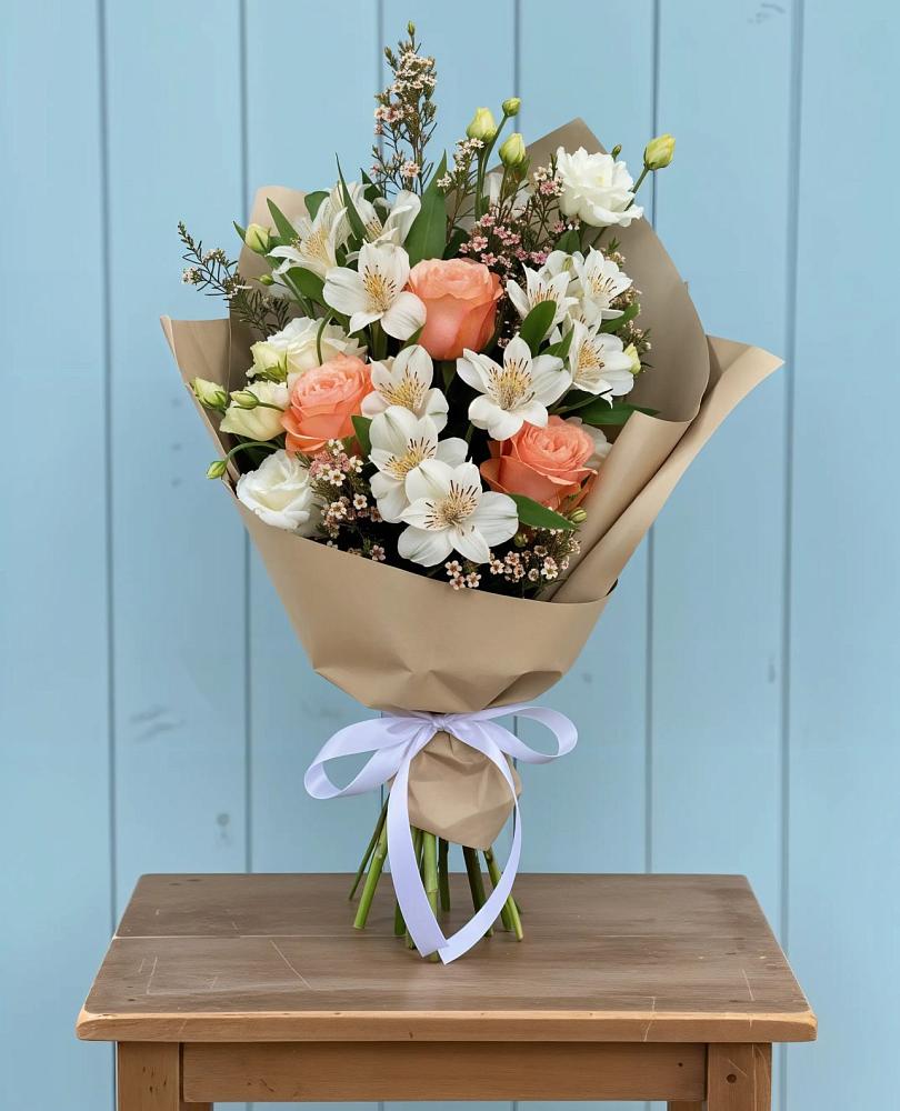 Букет цветов из: Альстромерии, Лизиантусы, Розы и Хризантемы в Левой Россоши