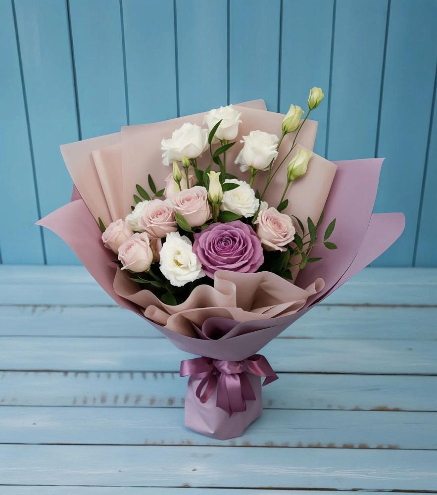 Букет цветов из: Розы и Лизиантусы в Левой Россоши