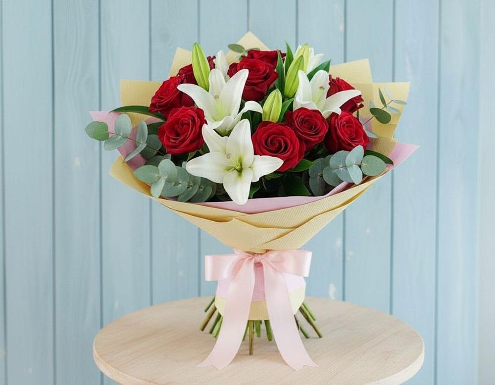 Букет цветов из: Лилии и Розы в Левой Россоши